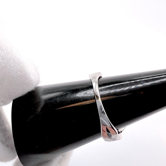 Sale $25 Firm! .925 Sterling Silver Simulated Amethyst Cz Ring - Picture 10 of 17